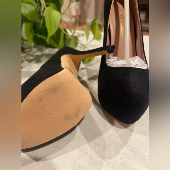 Dream Paris Women's Size 5 SwanHigh Heel Platform Suede Pump Shoes - Picture 3 of 7